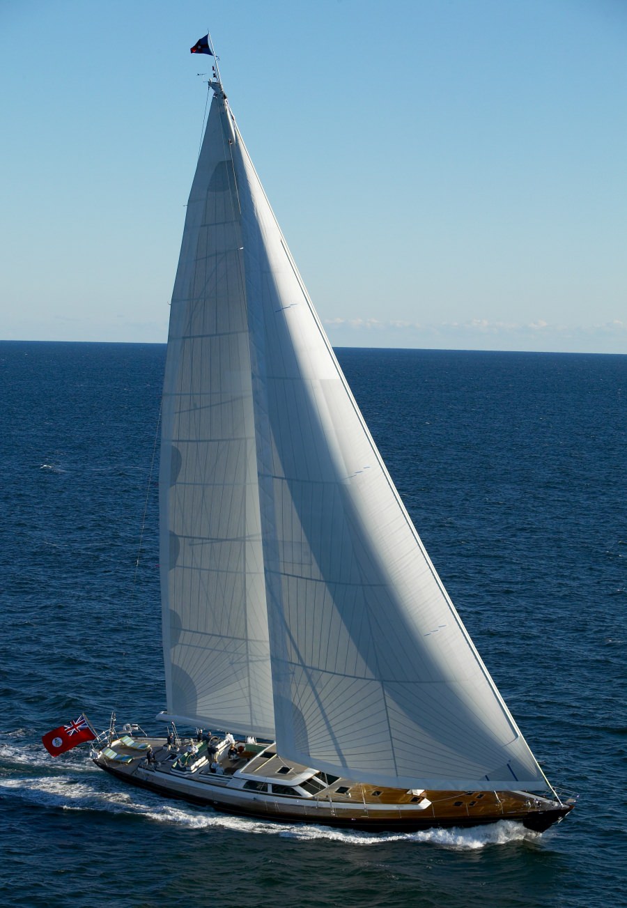 mono hull motor yacht