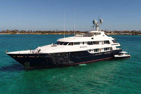 Power-Yacht-Charter-Broadwater