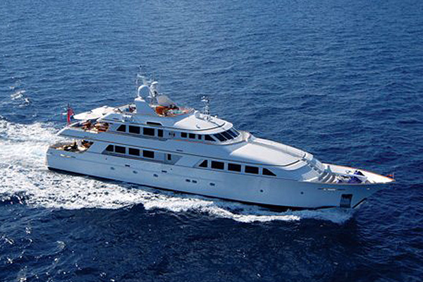 Power-Yacht-Charter-Lady-J