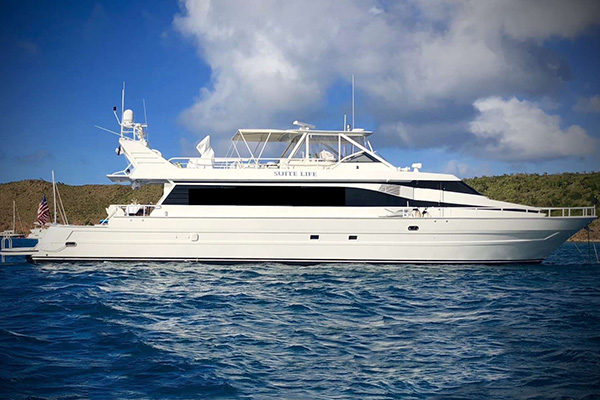 Power-Yacht-Charter-Suite-Life